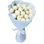Букет из 17 белых пионов